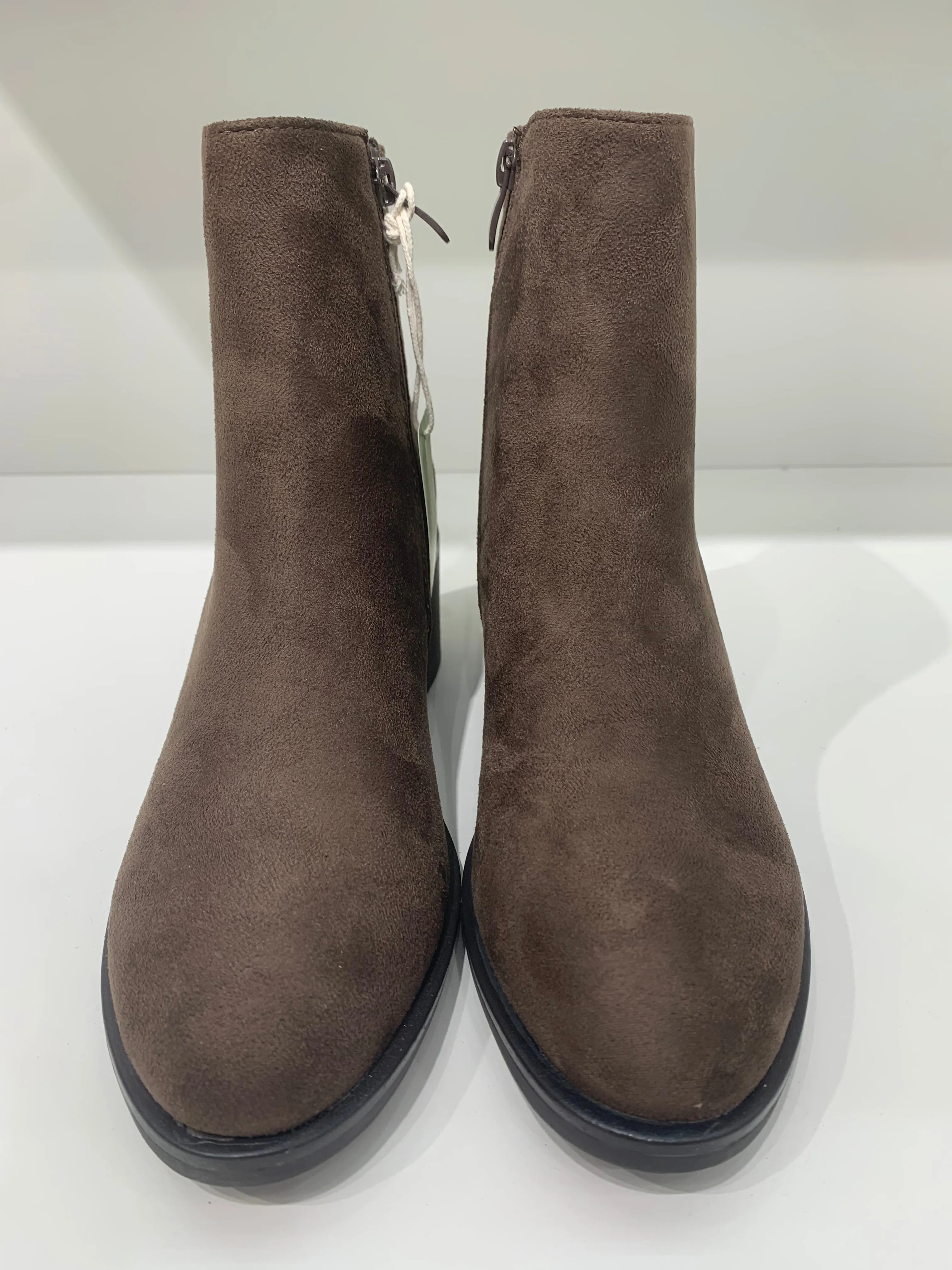 ARIA TAUPE