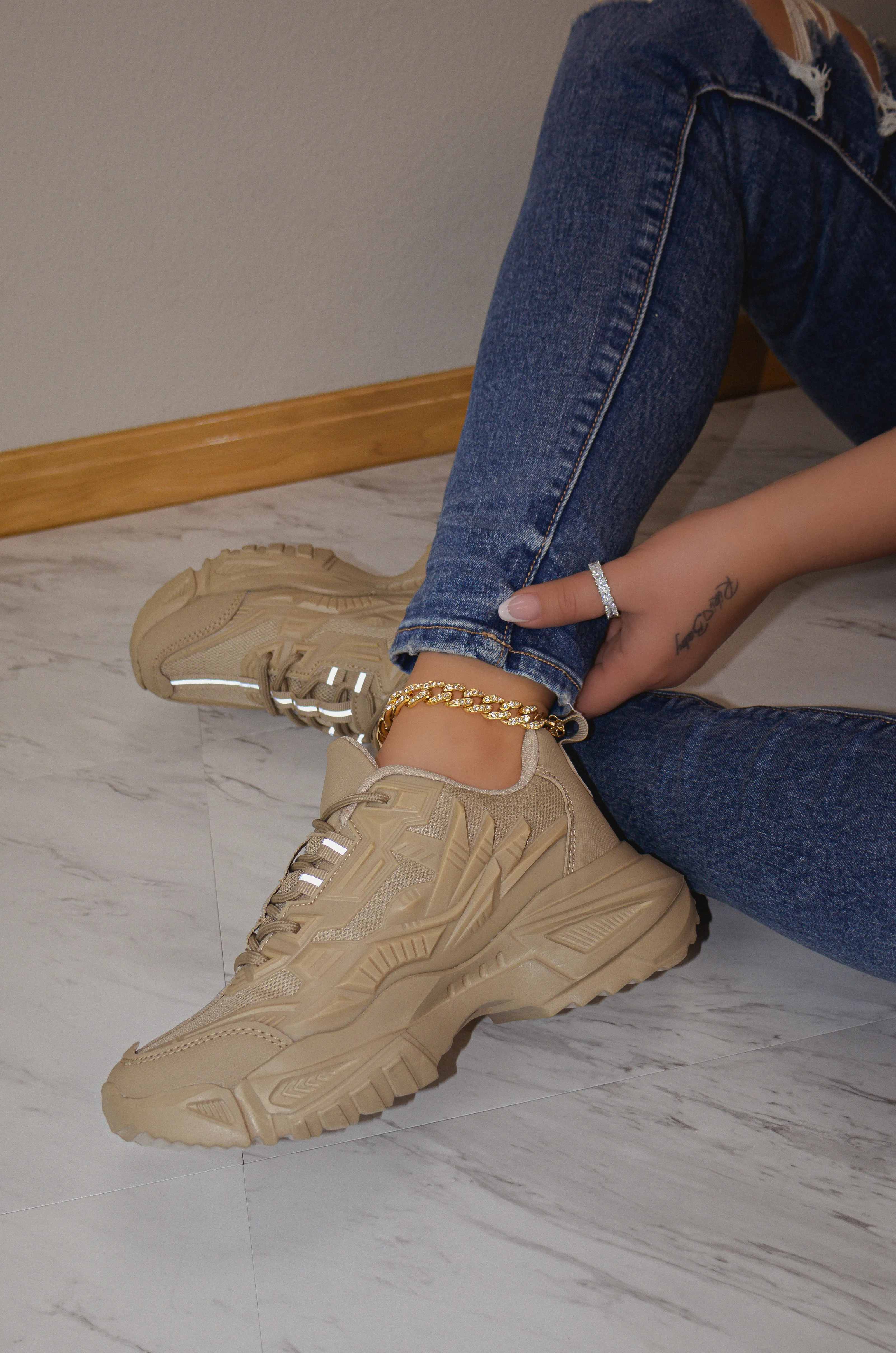 Ayanami - Wide Fit Women's Lace-Up Chunky Sneakers, Comfortable Platform Shoes, Trendy Footwear, Everyday Stylish Sneakers, Urban Style, Breathable