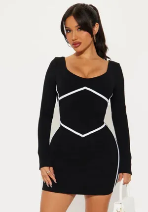 Chic Contrast-Trim Long Sleeve Bodycon Mini Dress for a Sleek and Sculpted Look