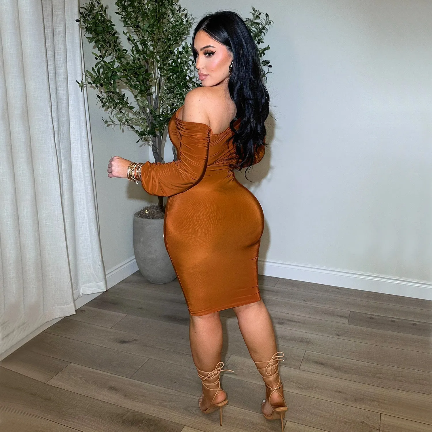 Elegant One Shoulder Bodycon Midi Dress with Dramatic Lantern Sleeve