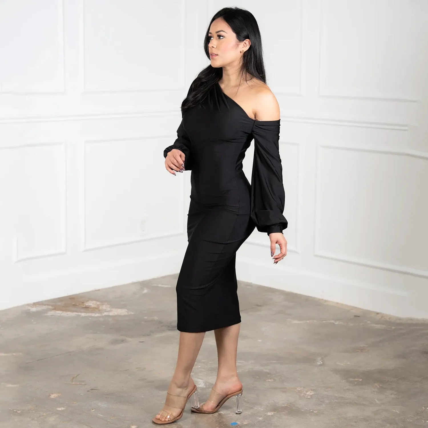 Elegant One Shoulder Bodycon Midi Dress with Dramatic Lantern Sleeve