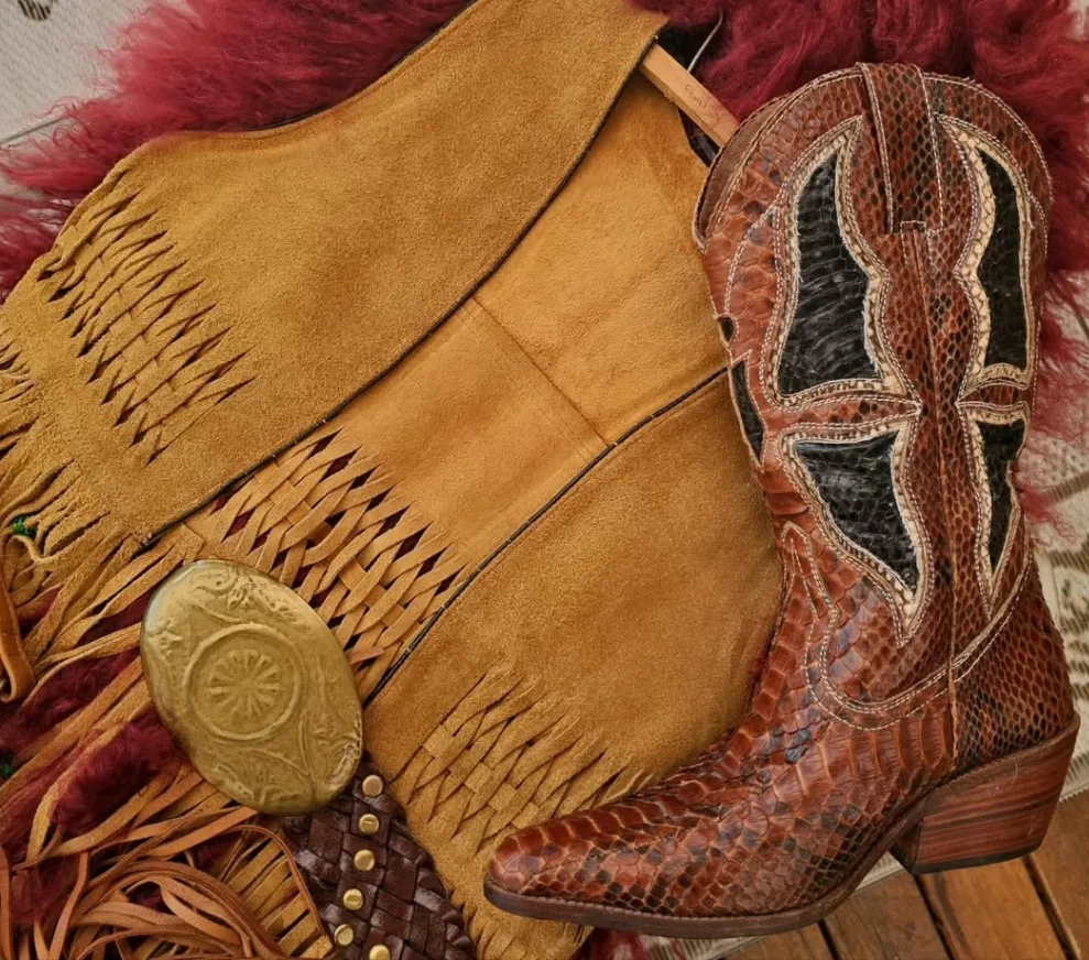 Genuine Snakeskin Cowboy Boots – Two-Tone Vintage Western Style – Size 8.5/9