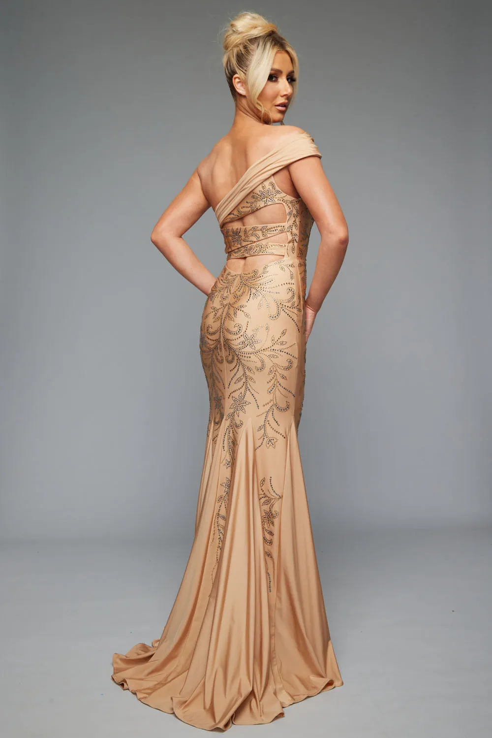 Jasz Couture 7621 Dresses