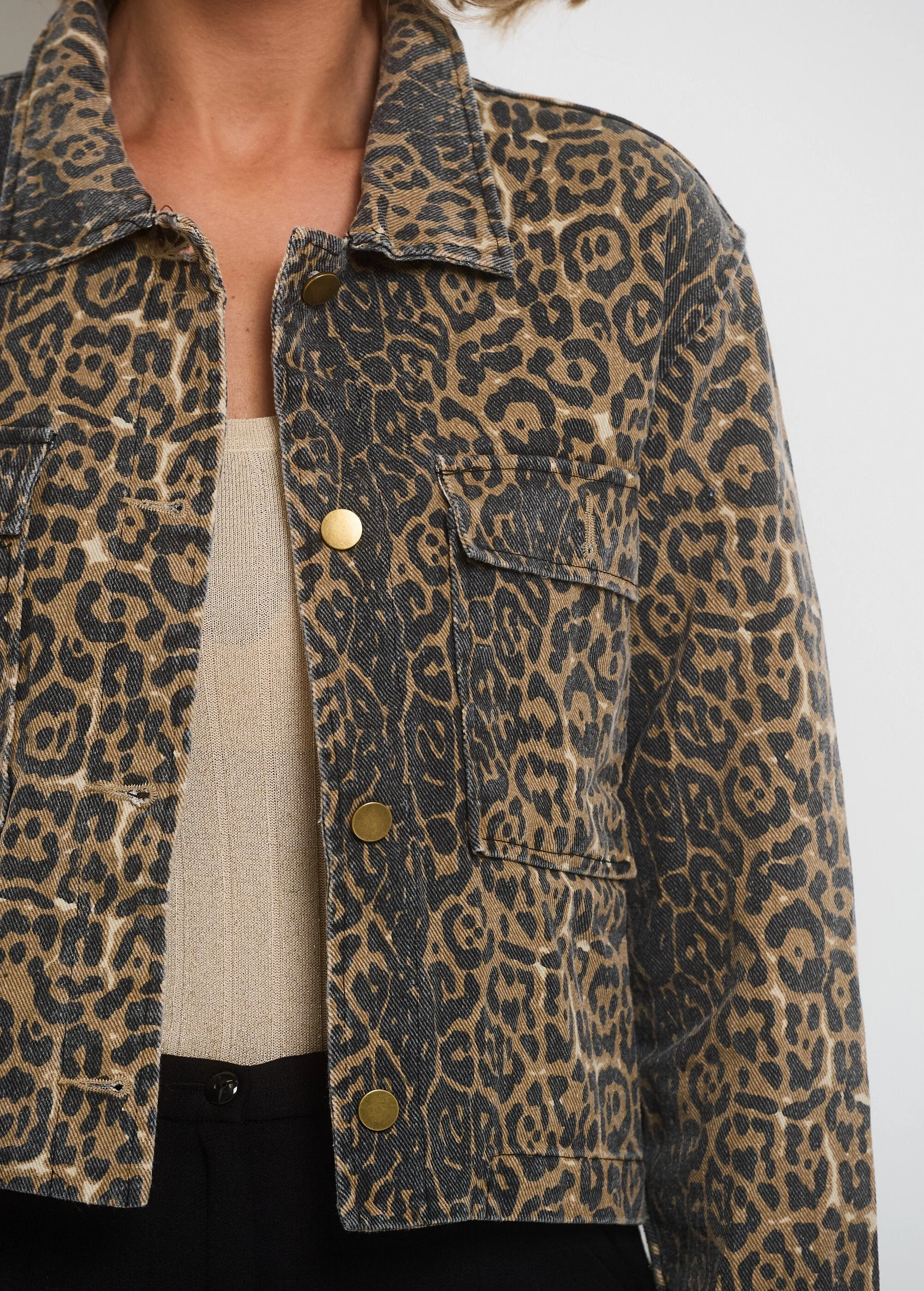 Long-sleeved leopard denim jacket