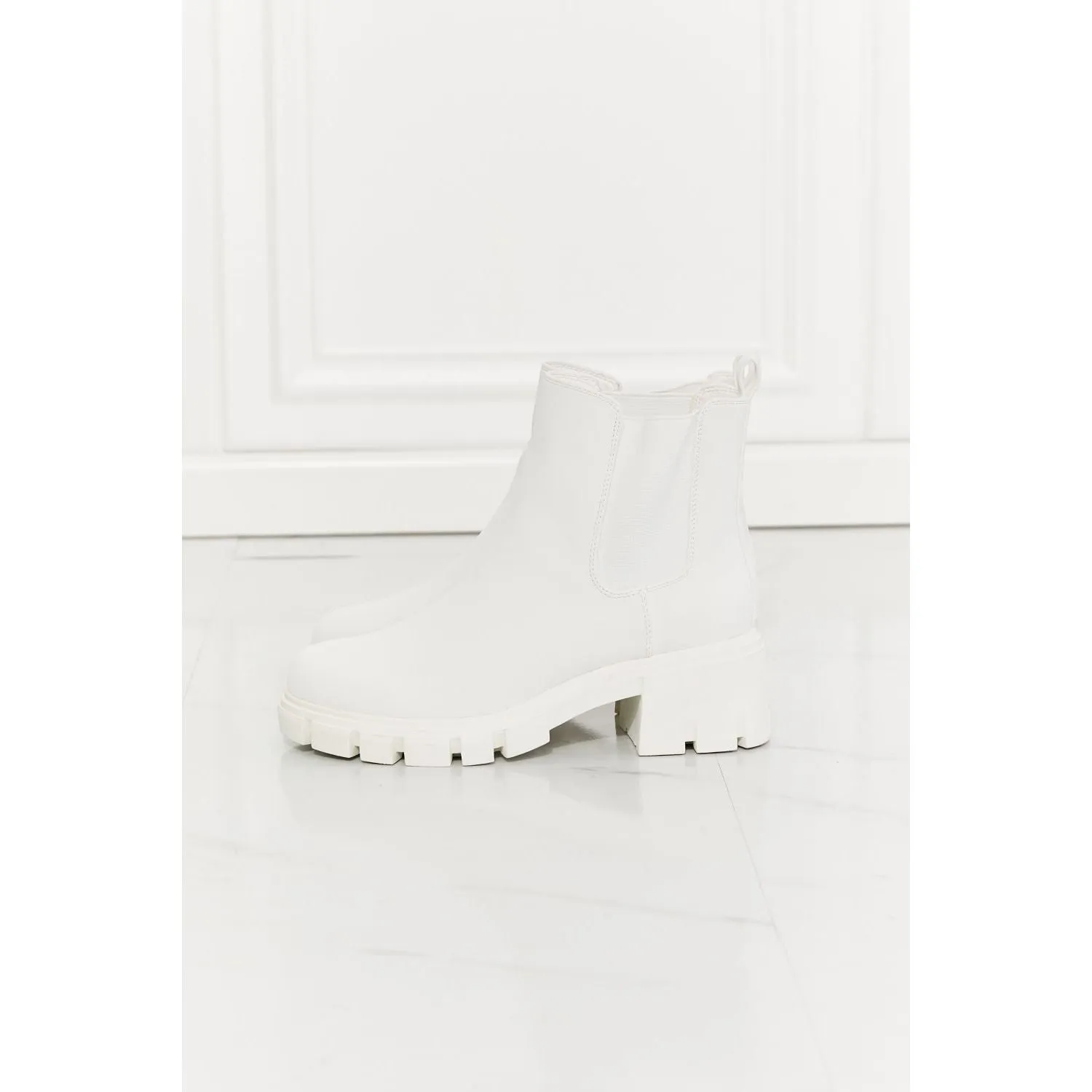 MMShoes Work For It Matte Lug Sole Chelsea Boots in White