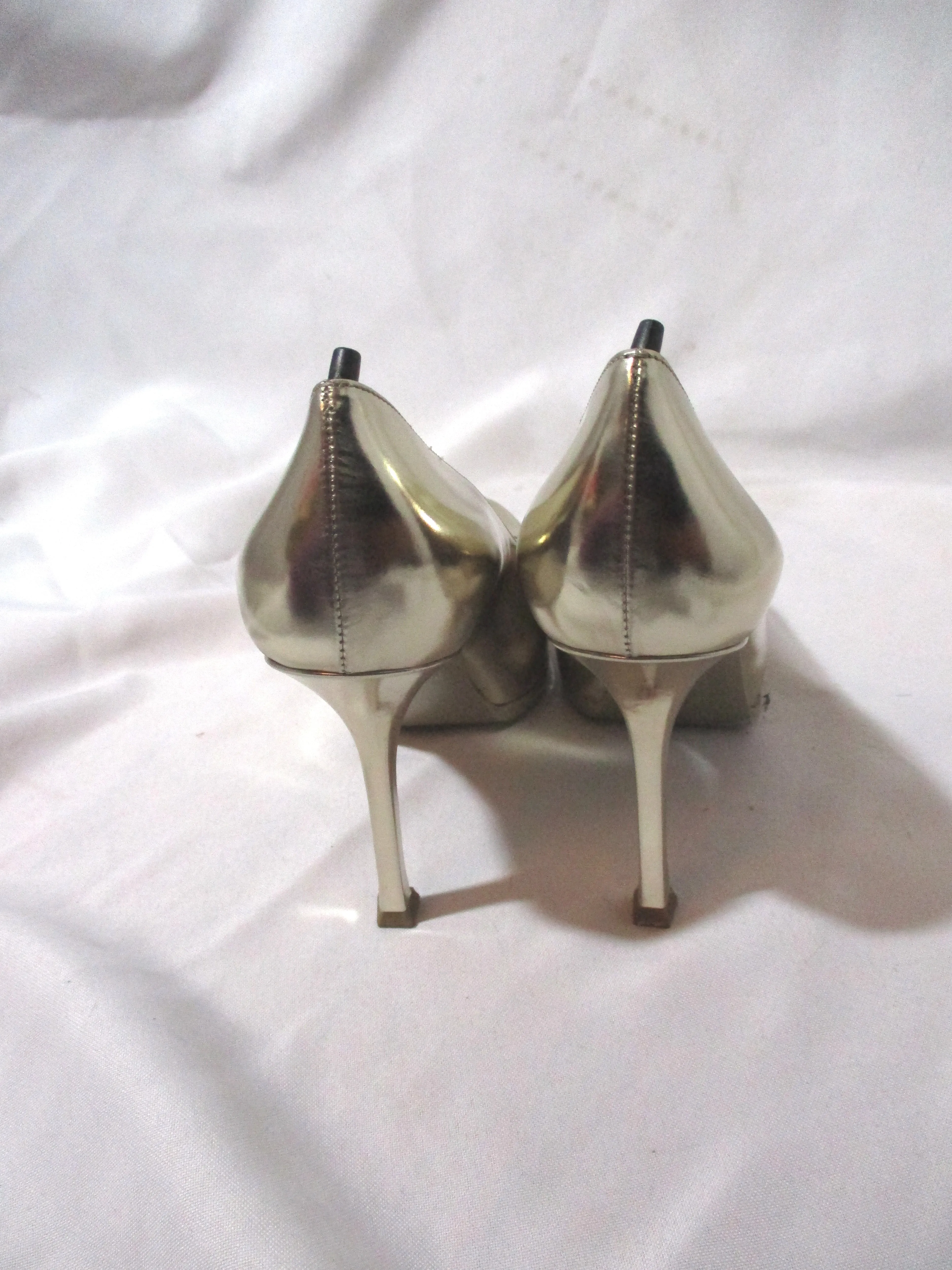 NEW NWT  YVES SAINT LAURENT PARIS Stiletto Heel PUMP SHOE 36 GOLD