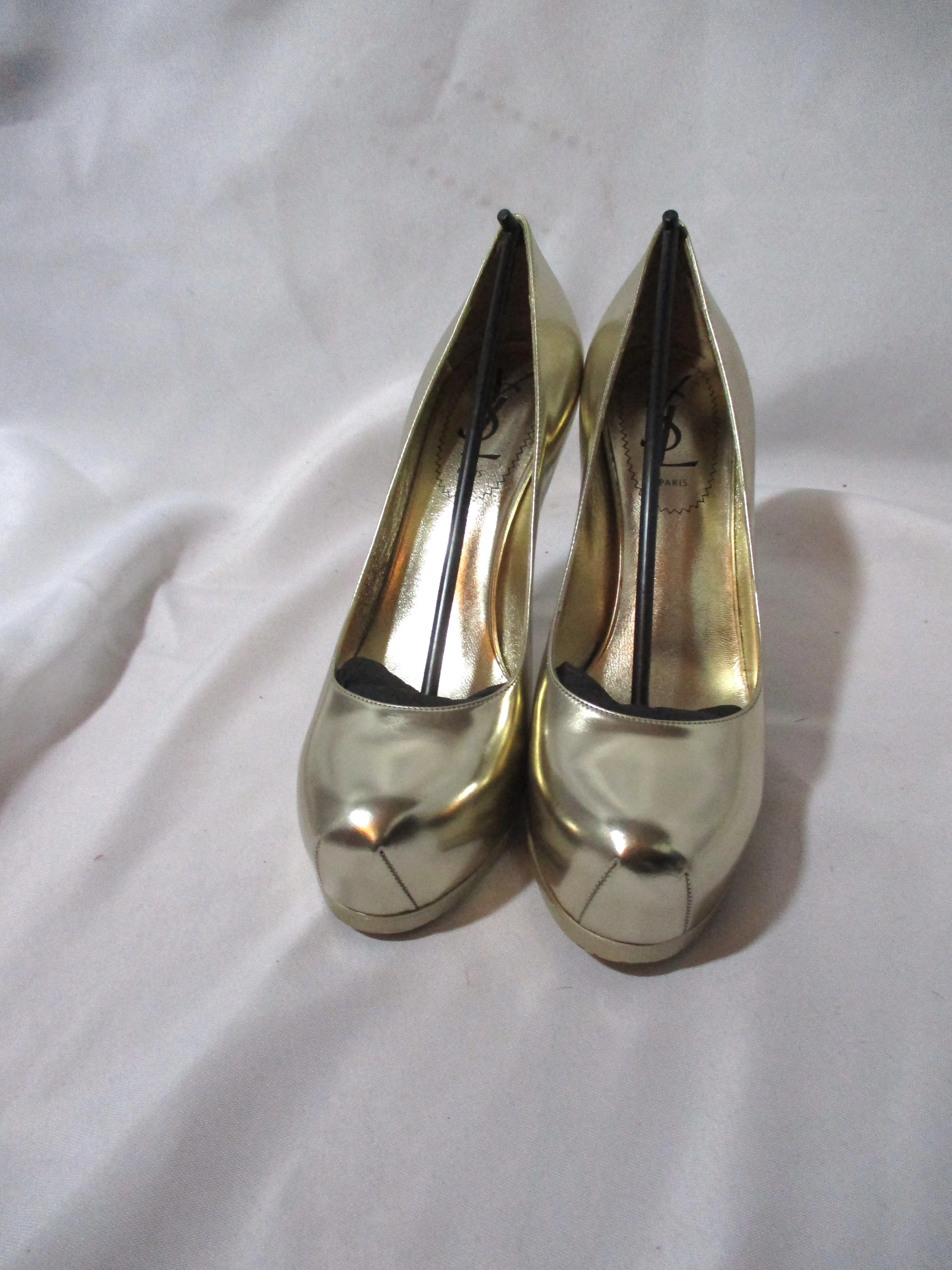 NEW NWT  YVES SAINT LAURENT PARIS Stiletto Heel PUMP SHOE 36 GOLD