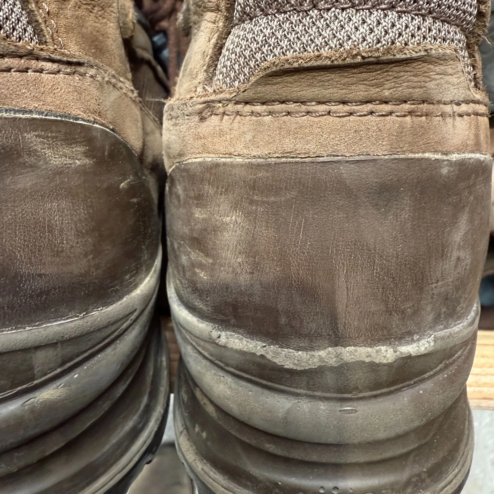 Pallet of 100 DISTRESSED GORE TEX Brown Combat Boots
