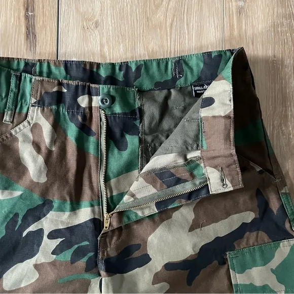 Urban Outfitters Urban Renewal Remade Camo Cut-Off Short