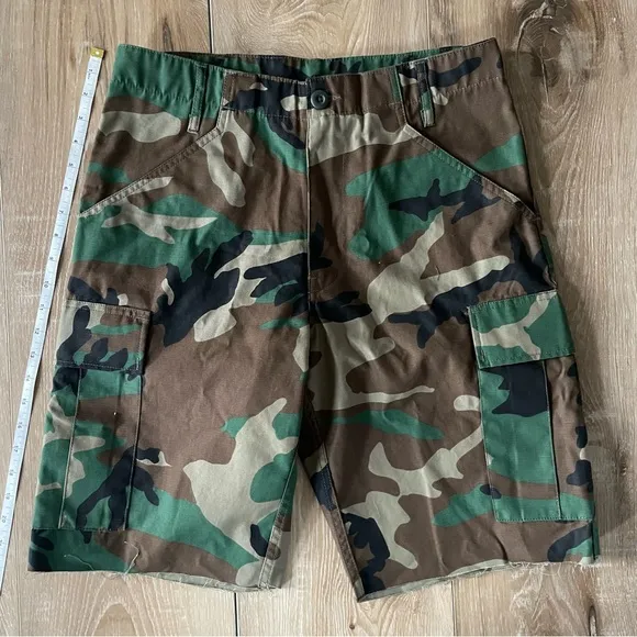 Urban Outfitters Urban Renewal Remade Camo Cut-Off Short
