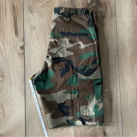 Urban Outfitters Urban Renewal Remade Camo Cut-Off Short