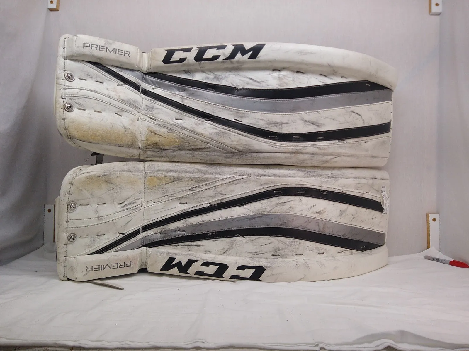 Used CCM Premier Pro Size 36 2 White/Silver Ice Hockey Goalie Leg Pads