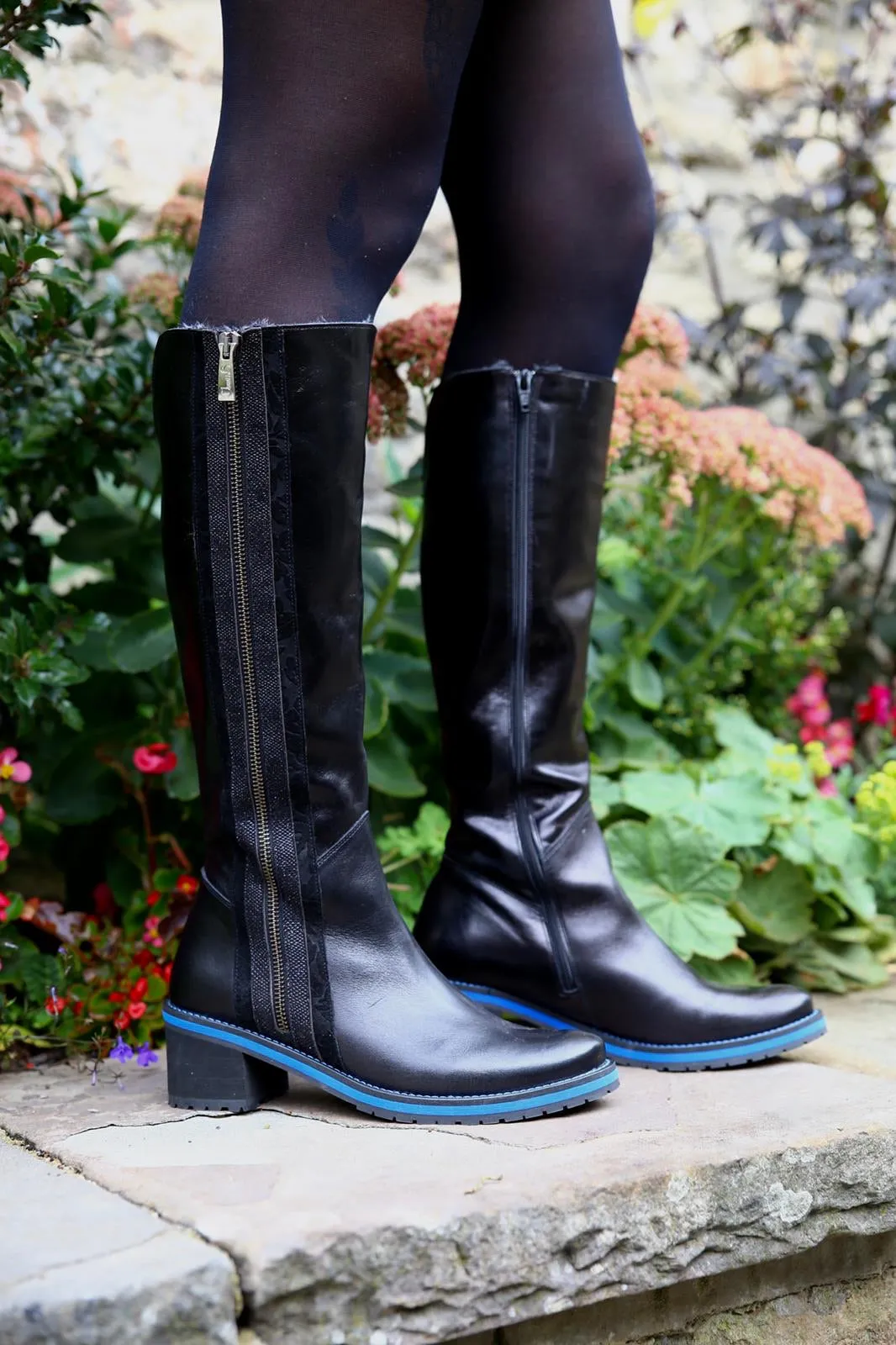 Zagg - Black Blue Long boot Last pairs 36 and 42